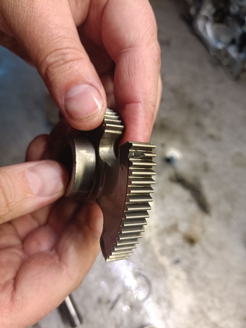 Ремонт робота Toyota MMT: Злам 13-го зуба, перекіс втулок та вплив зносу КПП